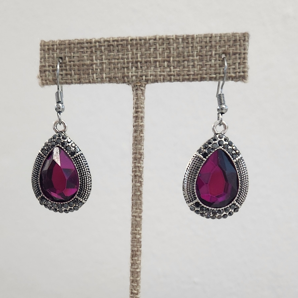 Paparazzi Magenta Teardrop Earrings Silver Setting Purple Crystal Dangle - Picture 8 of 9